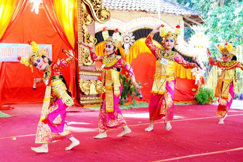 MENARI