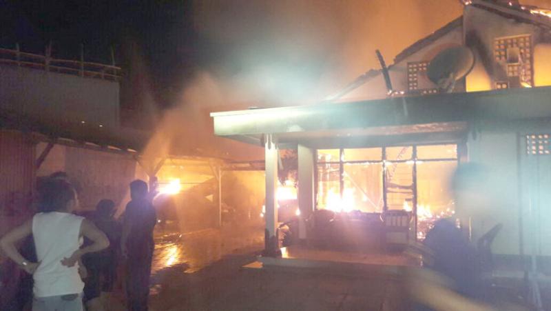 TERBAKAR