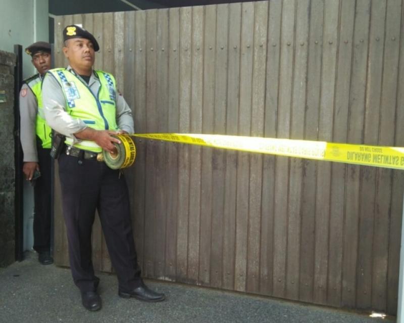 garis polisi