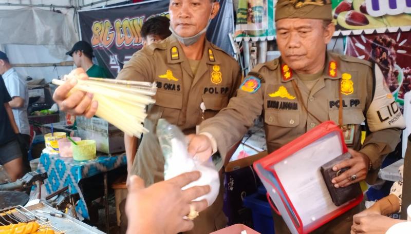 Satpol PP Lakukan Sidak, 22 UMKM di PKB Terjaring Gunakan Plastik Sekali Pakai
