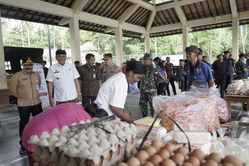 Antisipasi Lonjakan Harga Jelang Galungan, Bupati Gus Par Gelar Pasar Murah dari Desa hingga Kota
