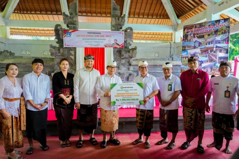 210 Warga Miskin di Badung Dapat Bedah Rumah, Bupati: Saya Tidak Ingin Ada Penyimpangan dan Nepotisme