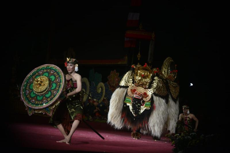 Semeton Barong Munggu Tunjukan Penampilan Terbaik dalam Wimbara Tari Barong Ket PKB 2025
