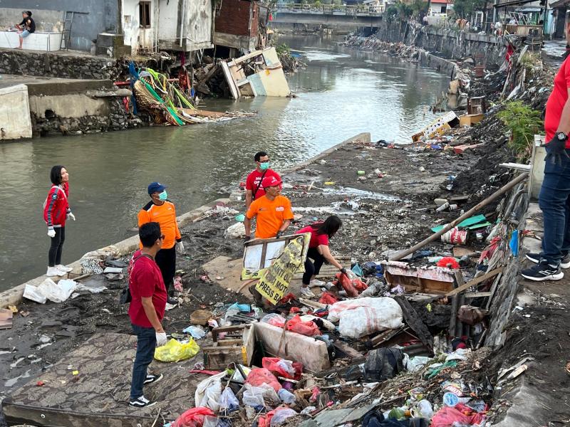 Astra Motor Bali Ajak Karyawan Peduli Lingkungan, Gelar Aksi Bersih Sungai dan Salurkan Bantuan Pascabanjir