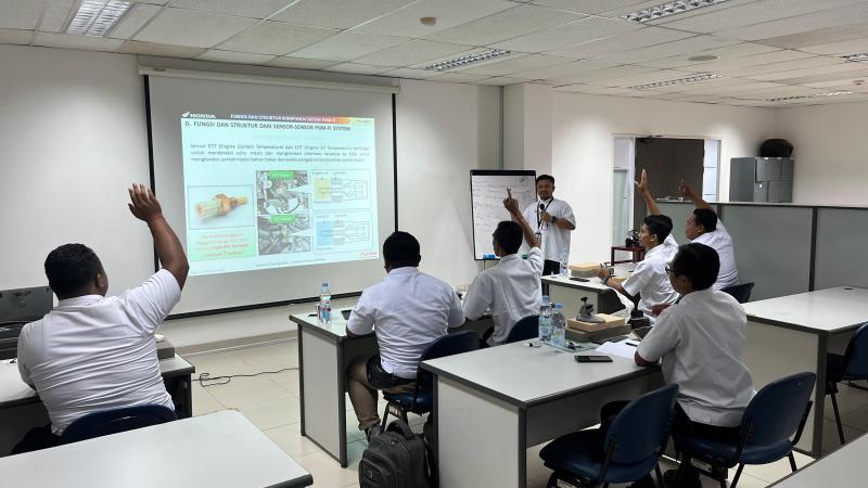 Astra Motor Bali Kembangkan Kompetensi Guru Melalui Pelatihan Modul Lanjutan dan Sertifikasi Level Silver