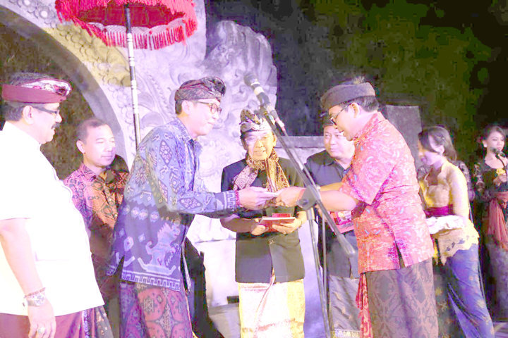 PAMERAN 