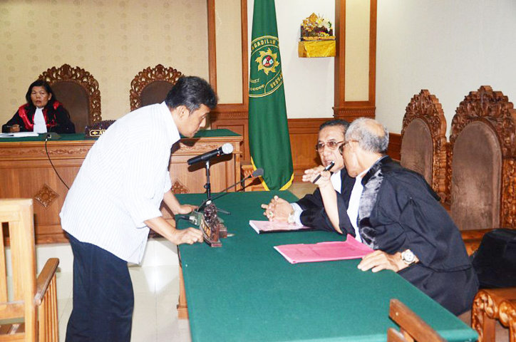 HUKUM