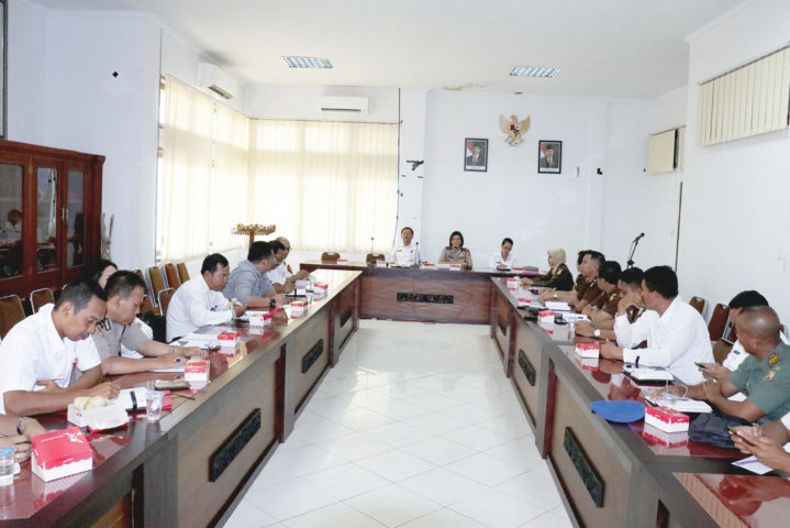 rapat 