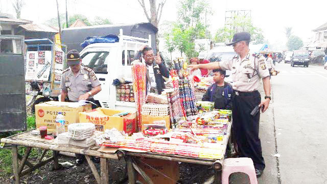 kembang api 