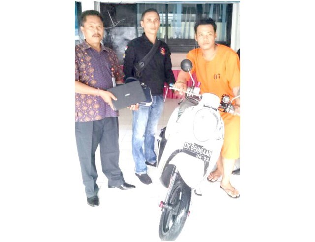 pencuri 