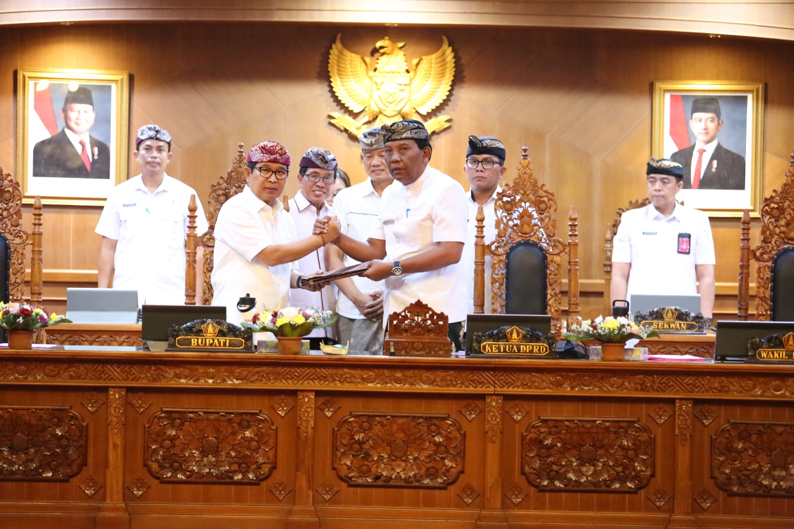 rapat paripurna
