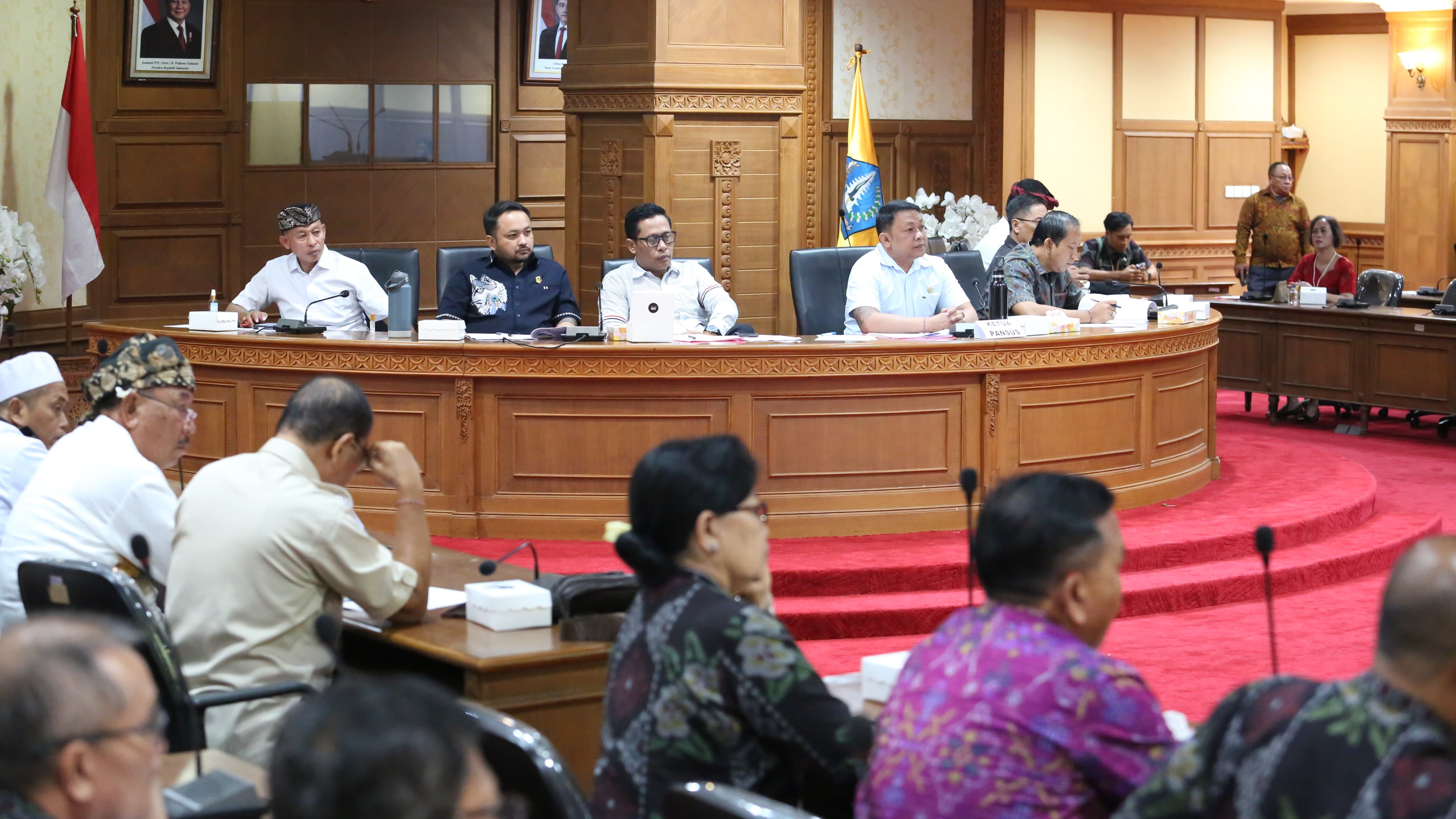 inisiatif dewan