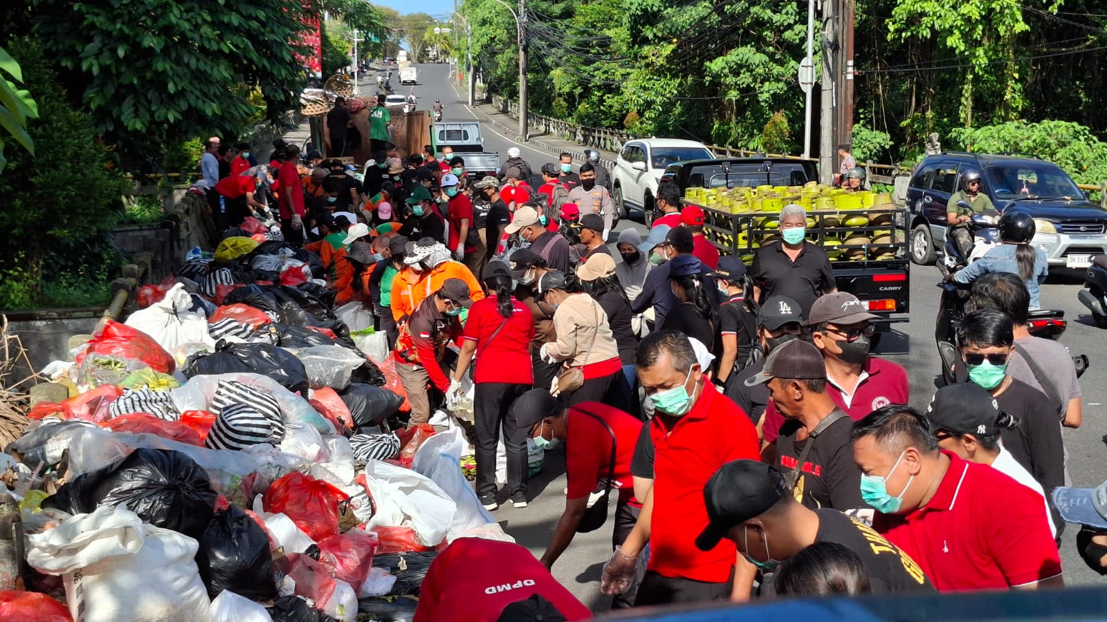 atasi tumpukan sampah 