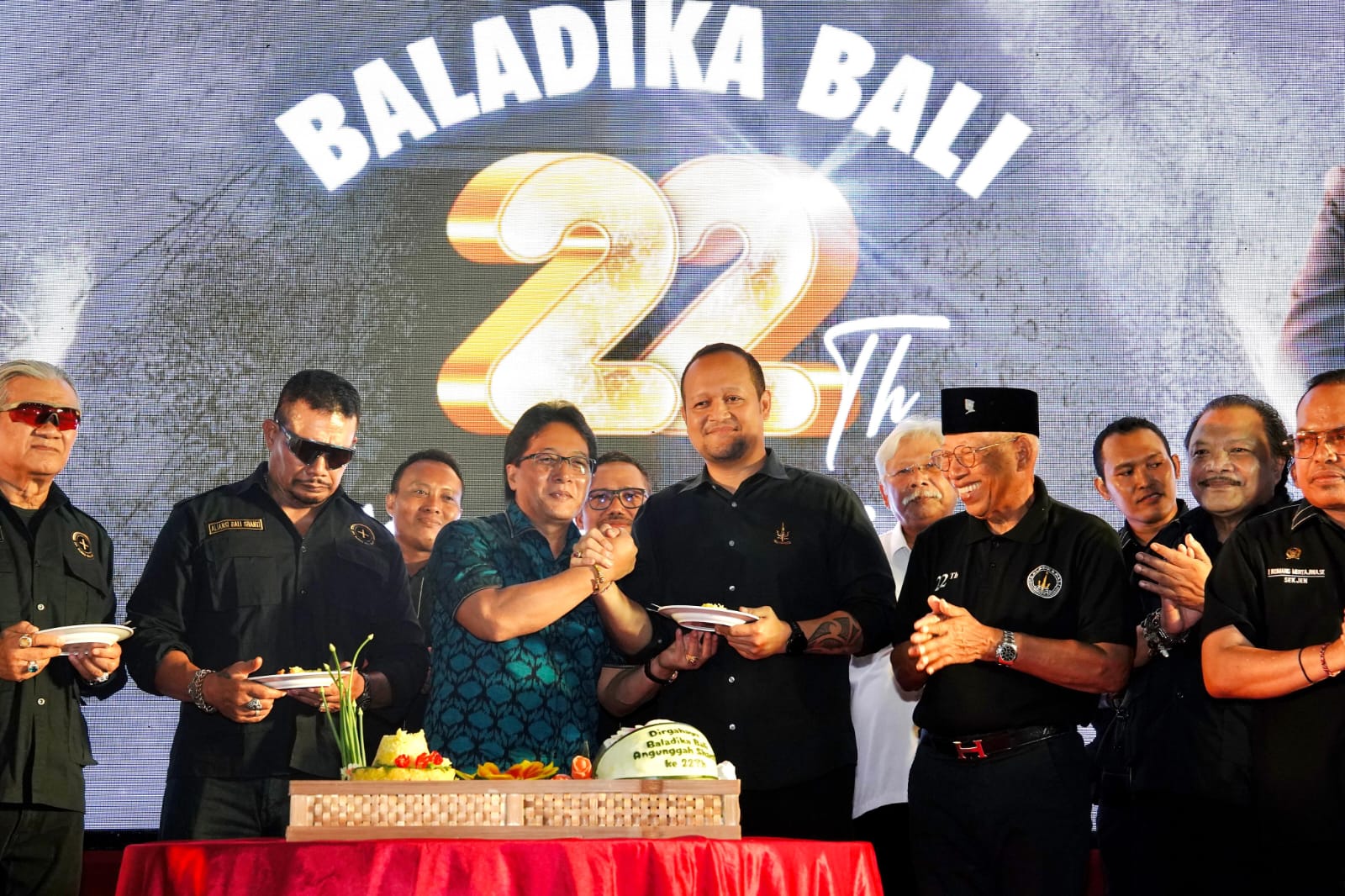 potong tumpeng 