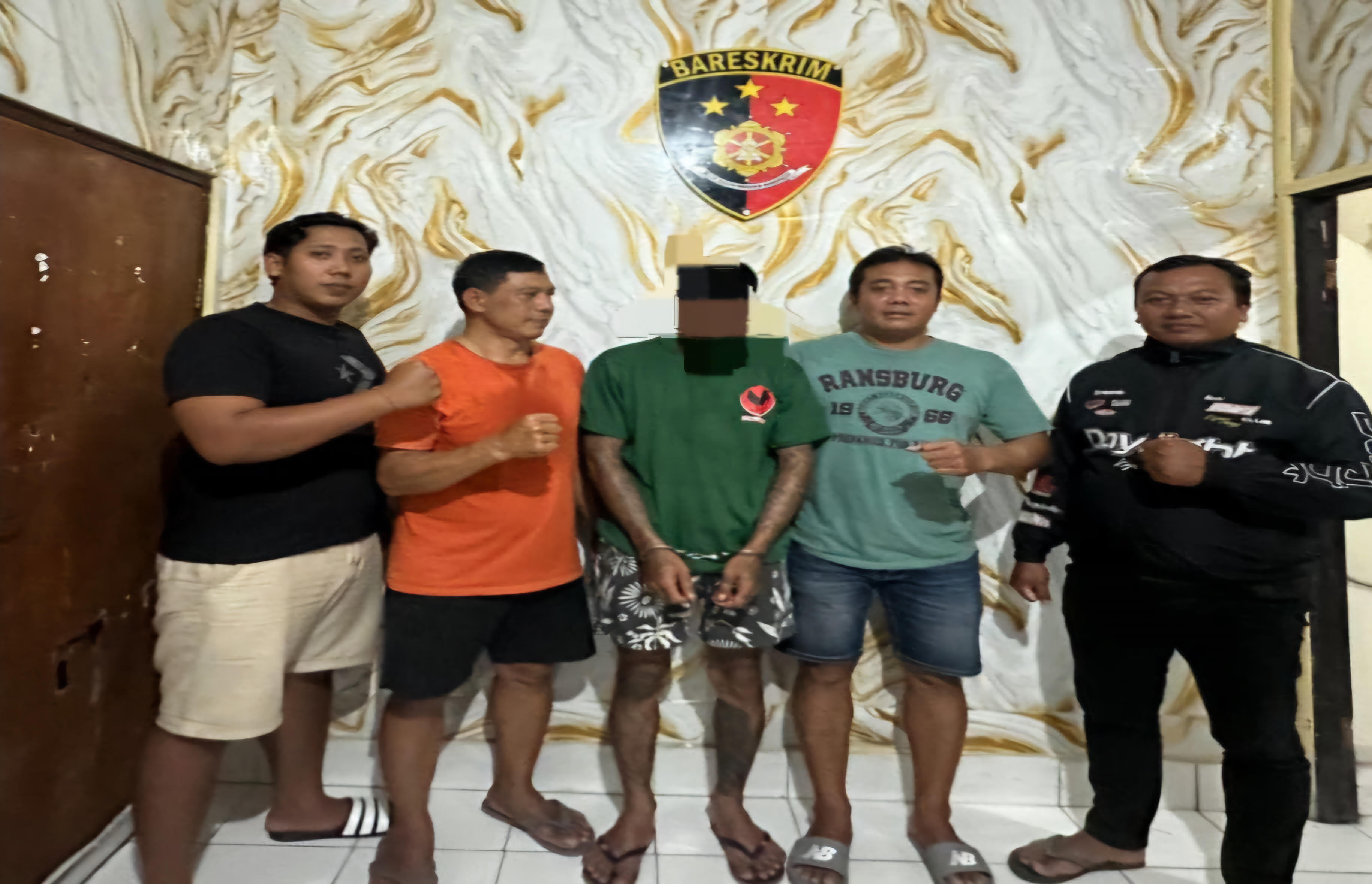 terduga pelaku pembakaran 