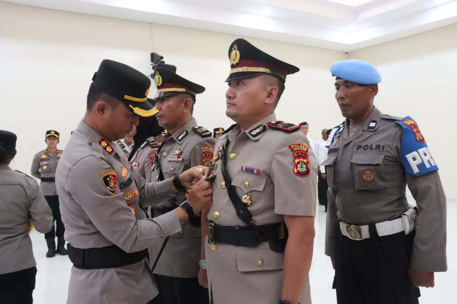 Serah terima jabatan 