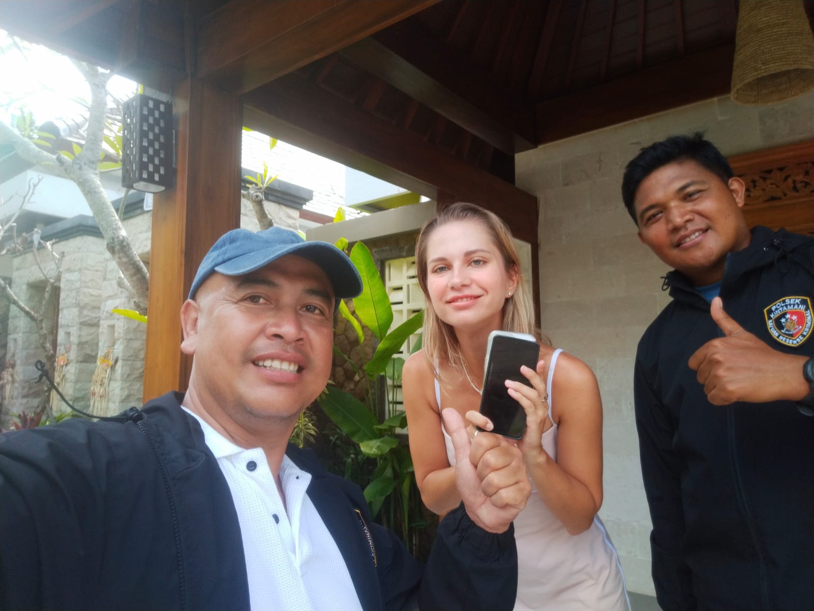 Kembalikan handphone