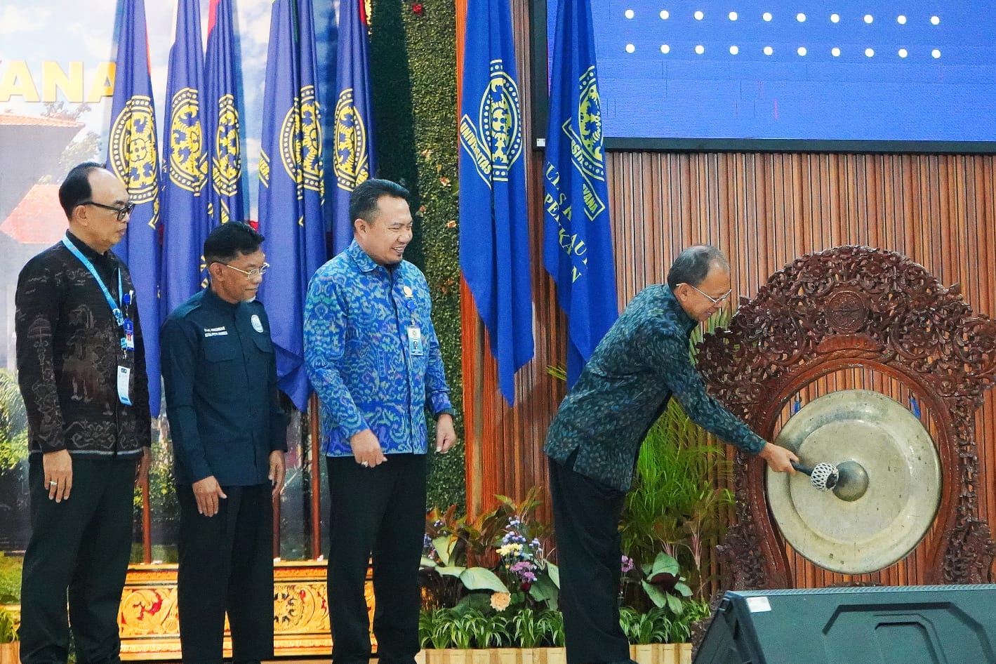 FORUM KOMUNIKASI 