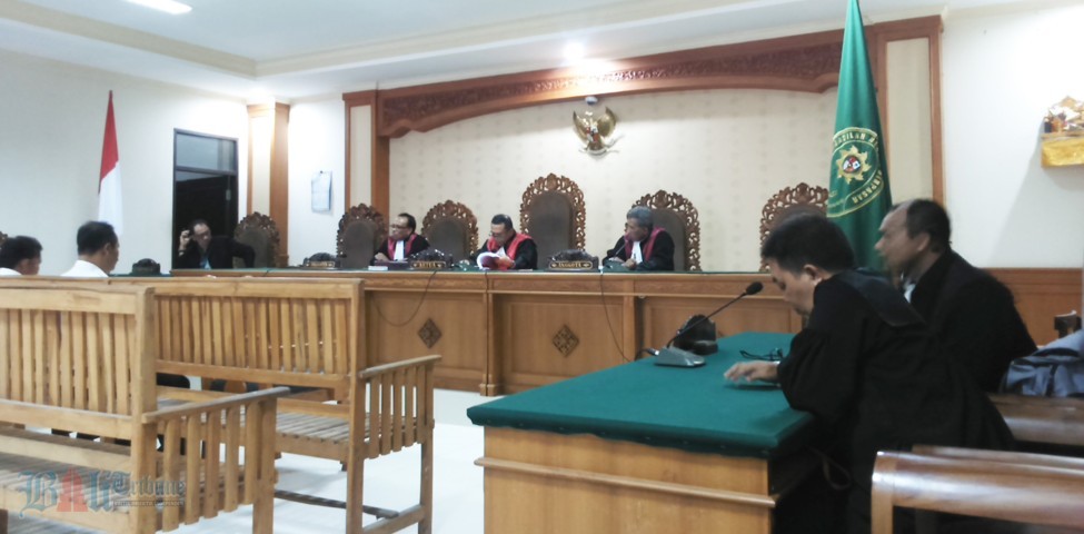persidangan 