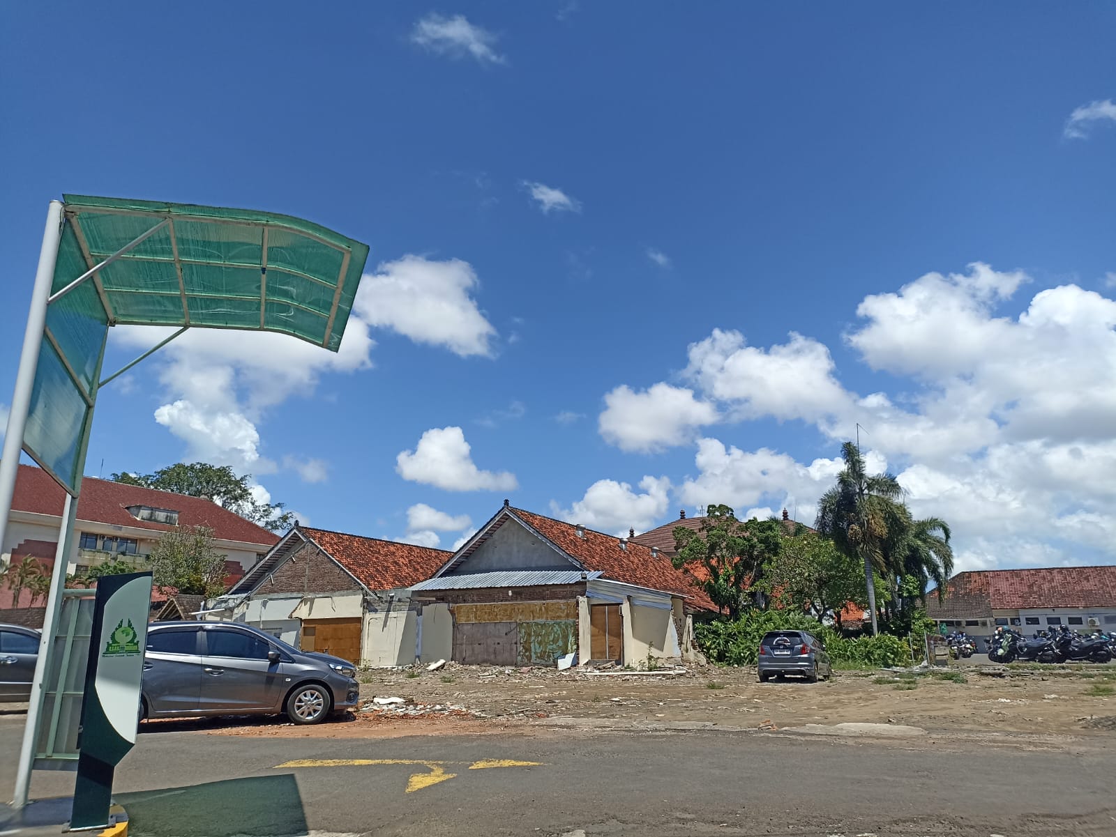 poliklinik RS Wangaya 