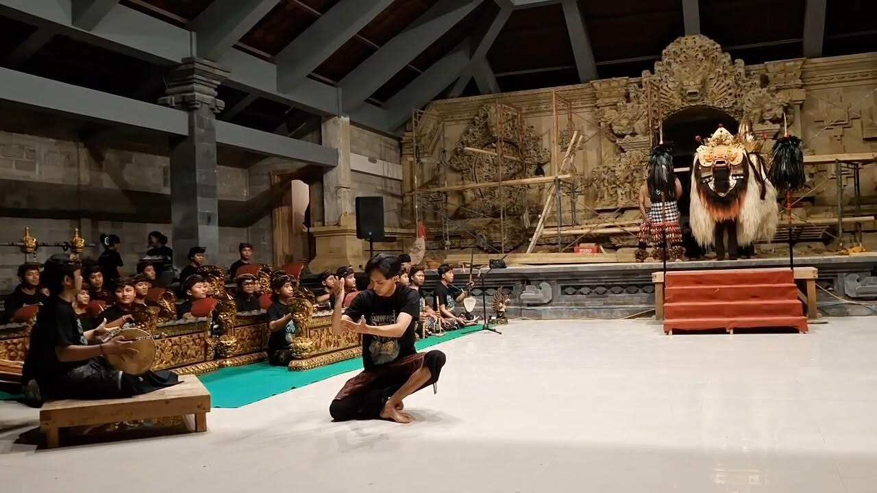 latihan bapang barong 
