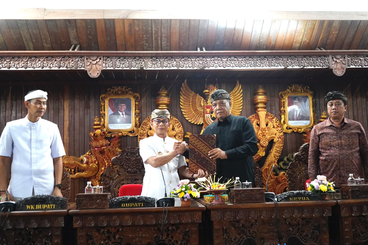 rapat paripurna