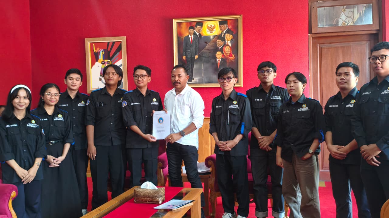 mahasiswa undiksha sampaikan kajian kritis 