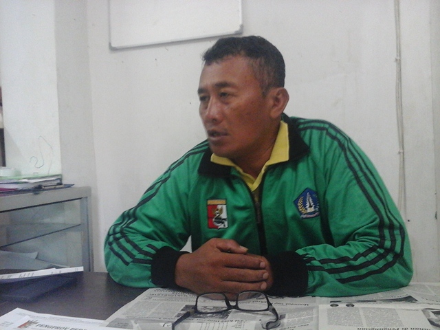 menembak