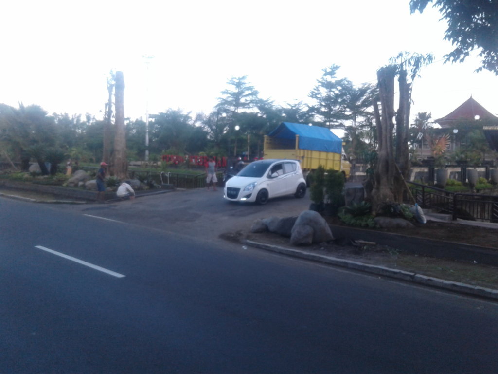 pohon angker