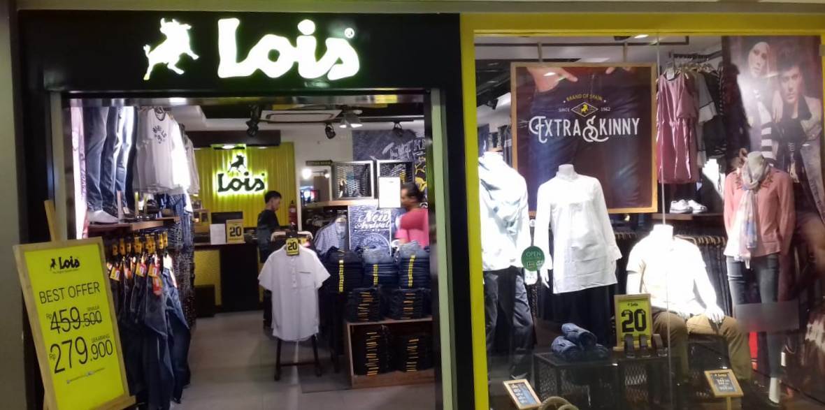Lois Jeans.