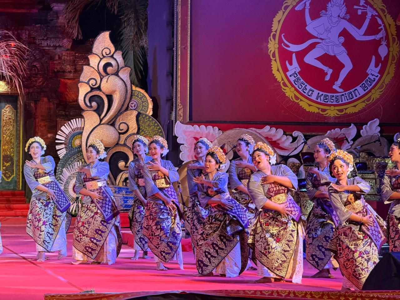 gong kebyar wanita gianyar 