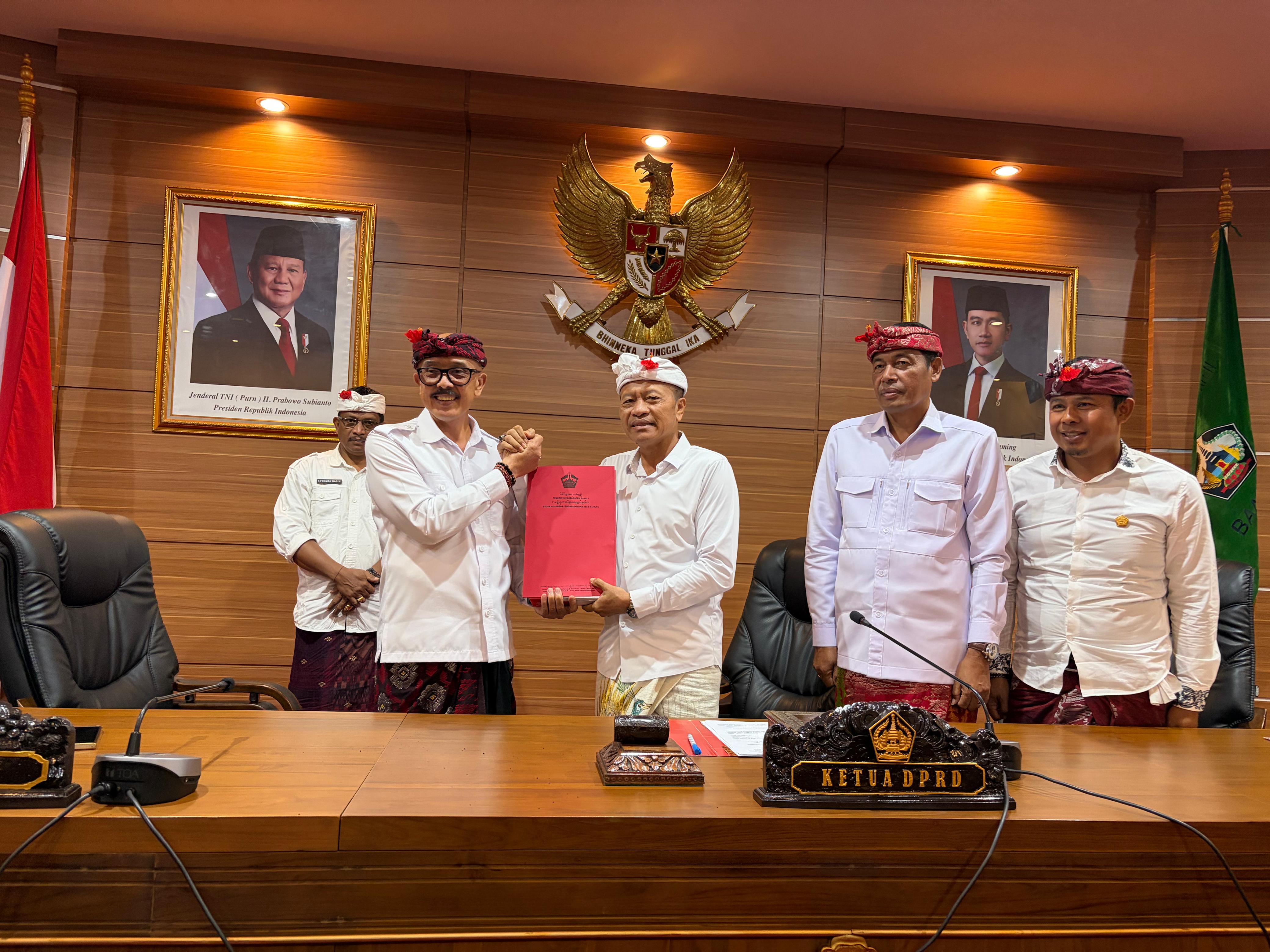 rapat paripurna 