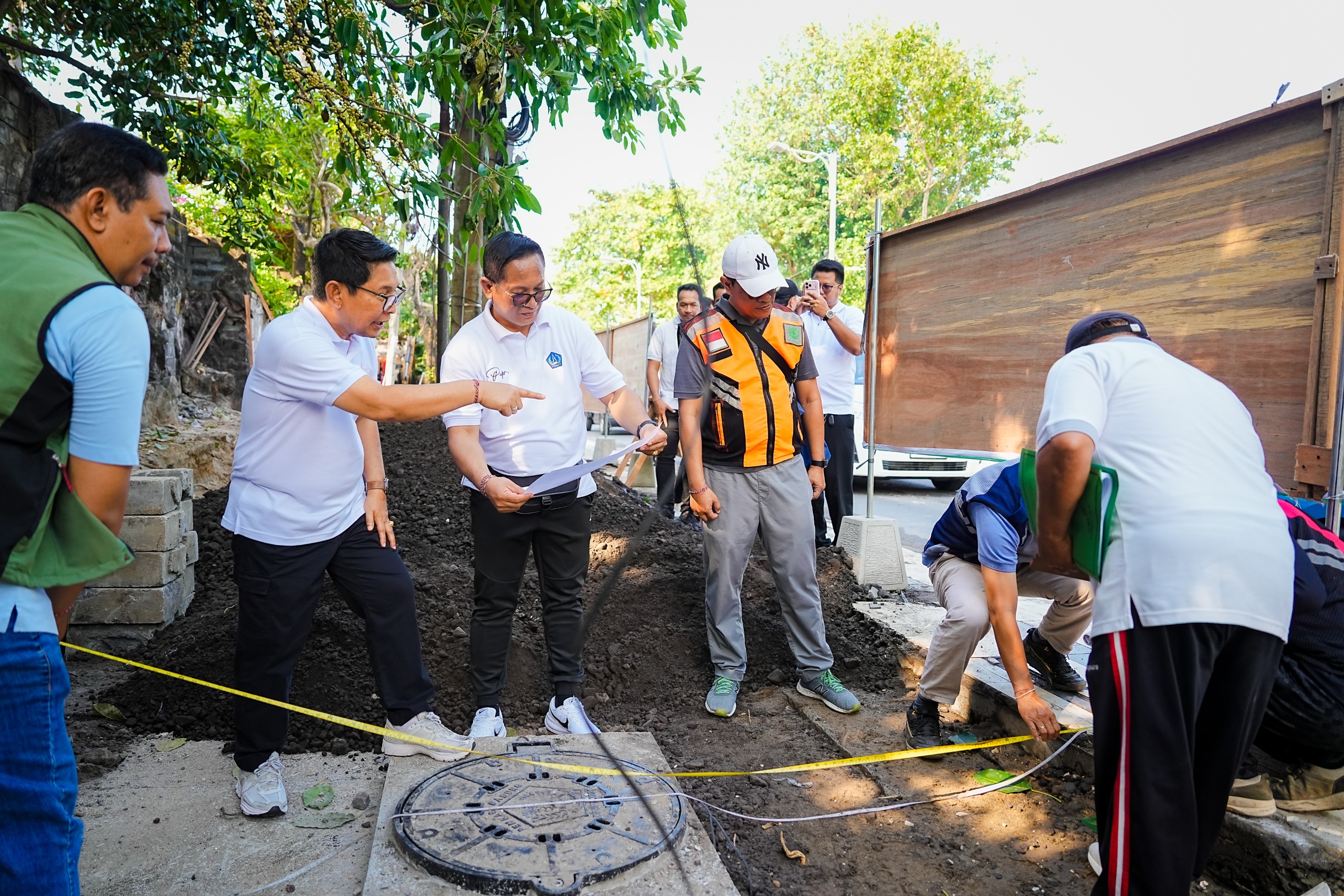 Inspeksi lapangan kawasan pedestrian 