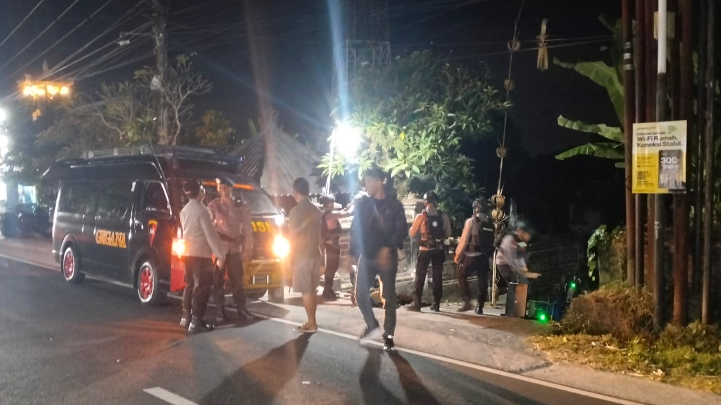 Pengamanan koper misterius 