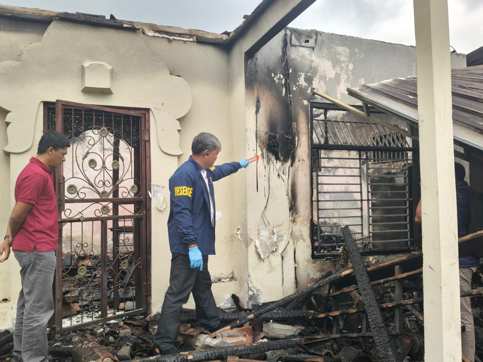 hangus terbakar 