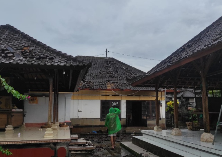 Rumah rusak