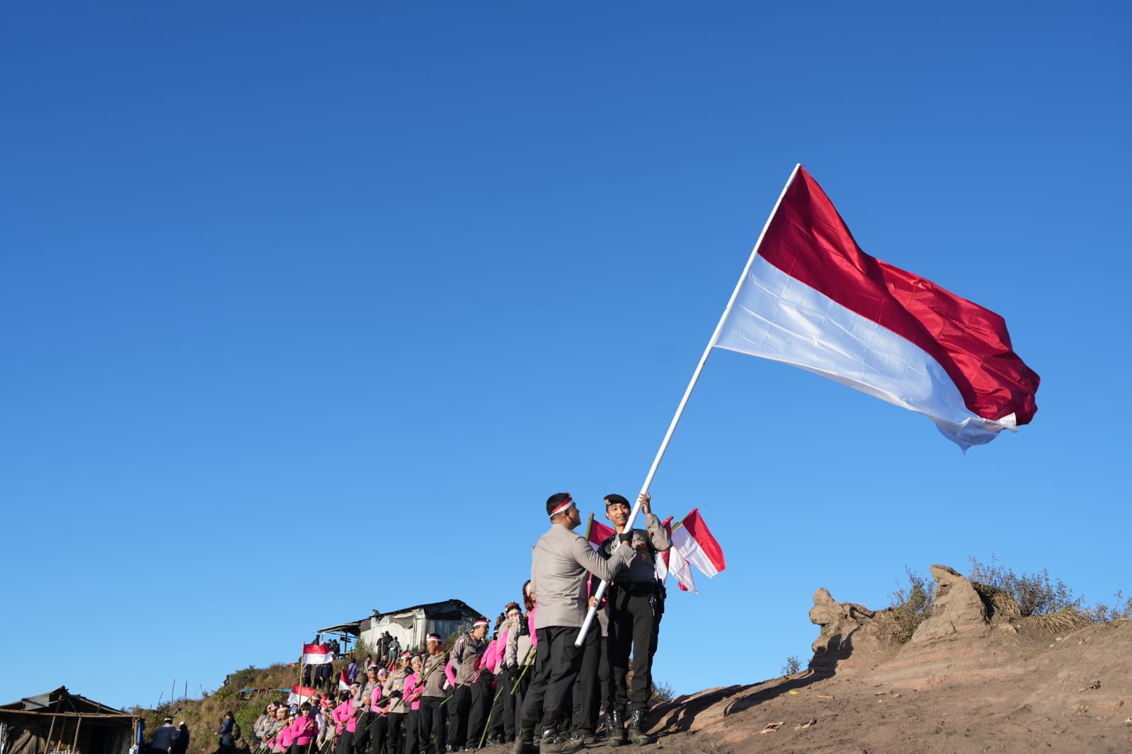 Pengibaran Bendera 