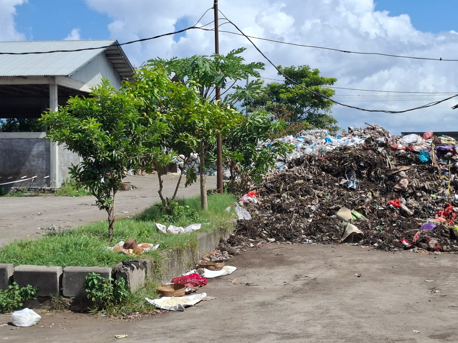 sampah menumpuk 