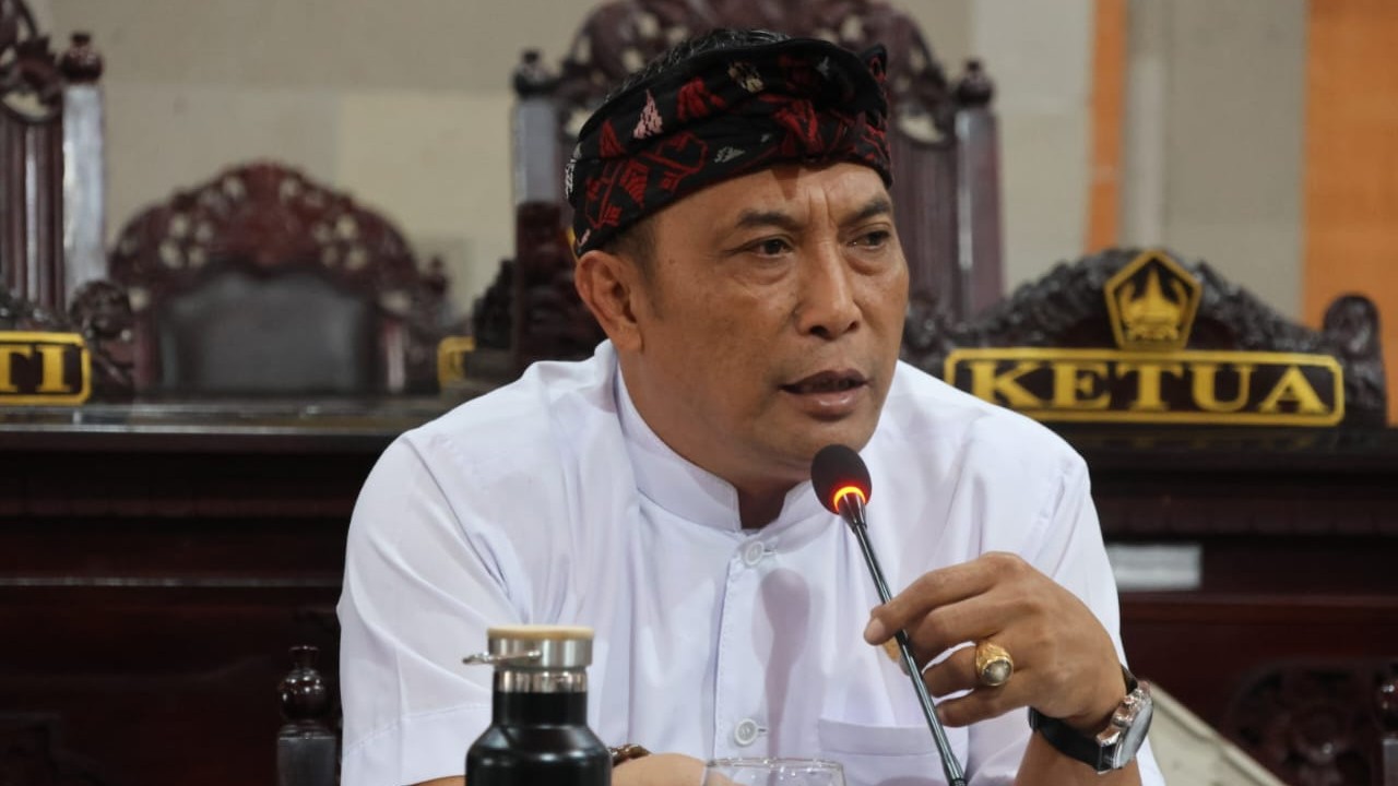  Ketua DPRD Tabanan, I Nyoman Arnawa.