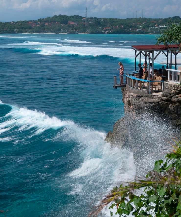 Wisatawan di Nusa Penida 