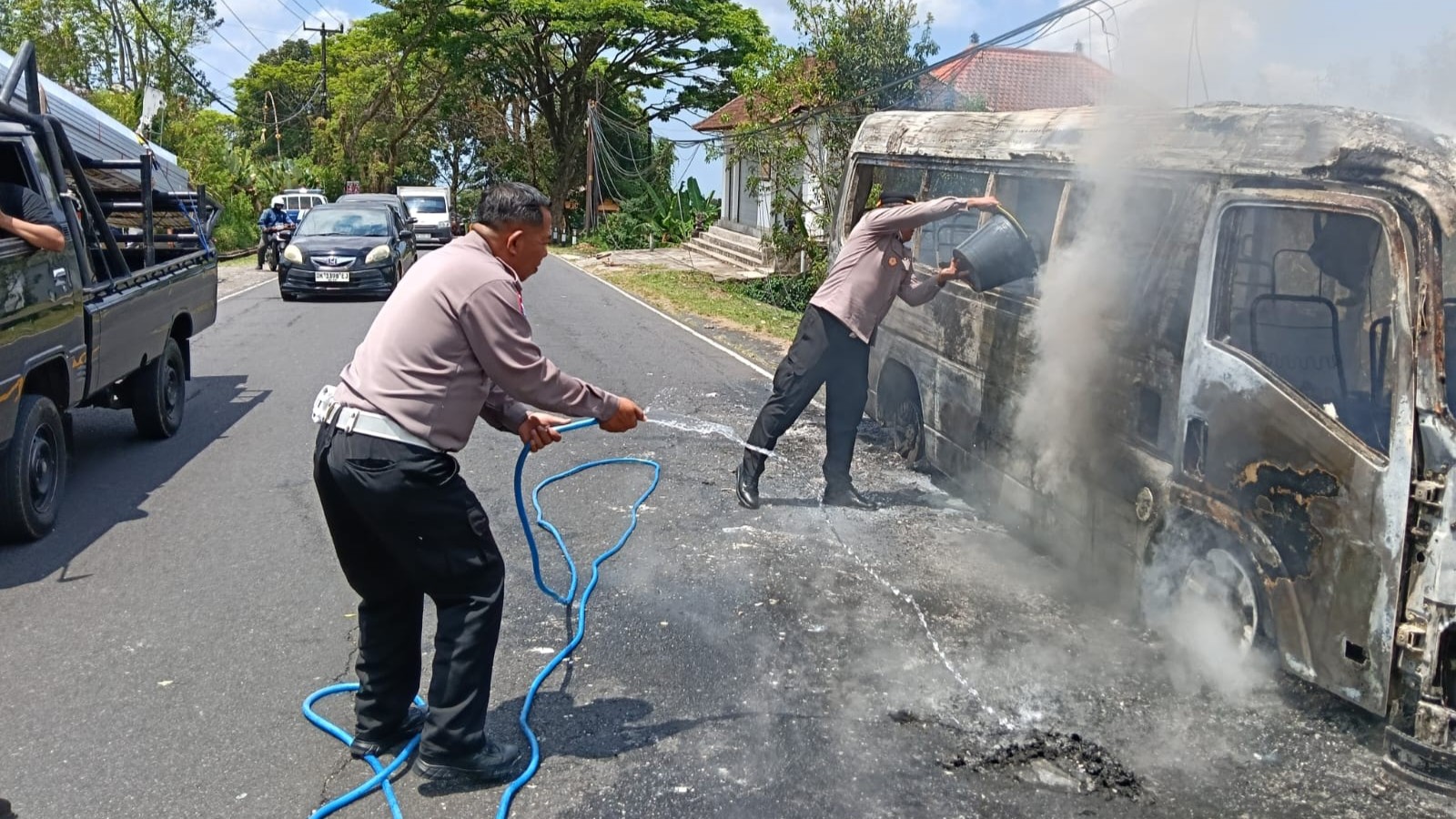 Terbakar 