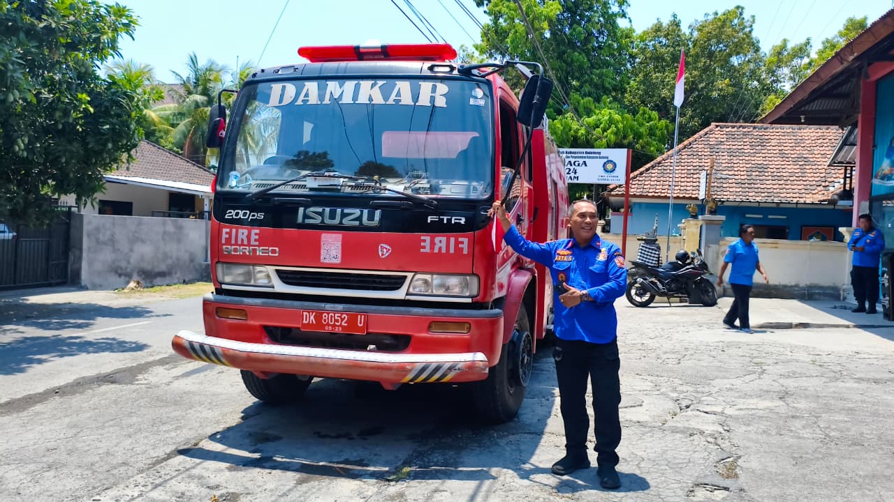 Damkar Uzur 