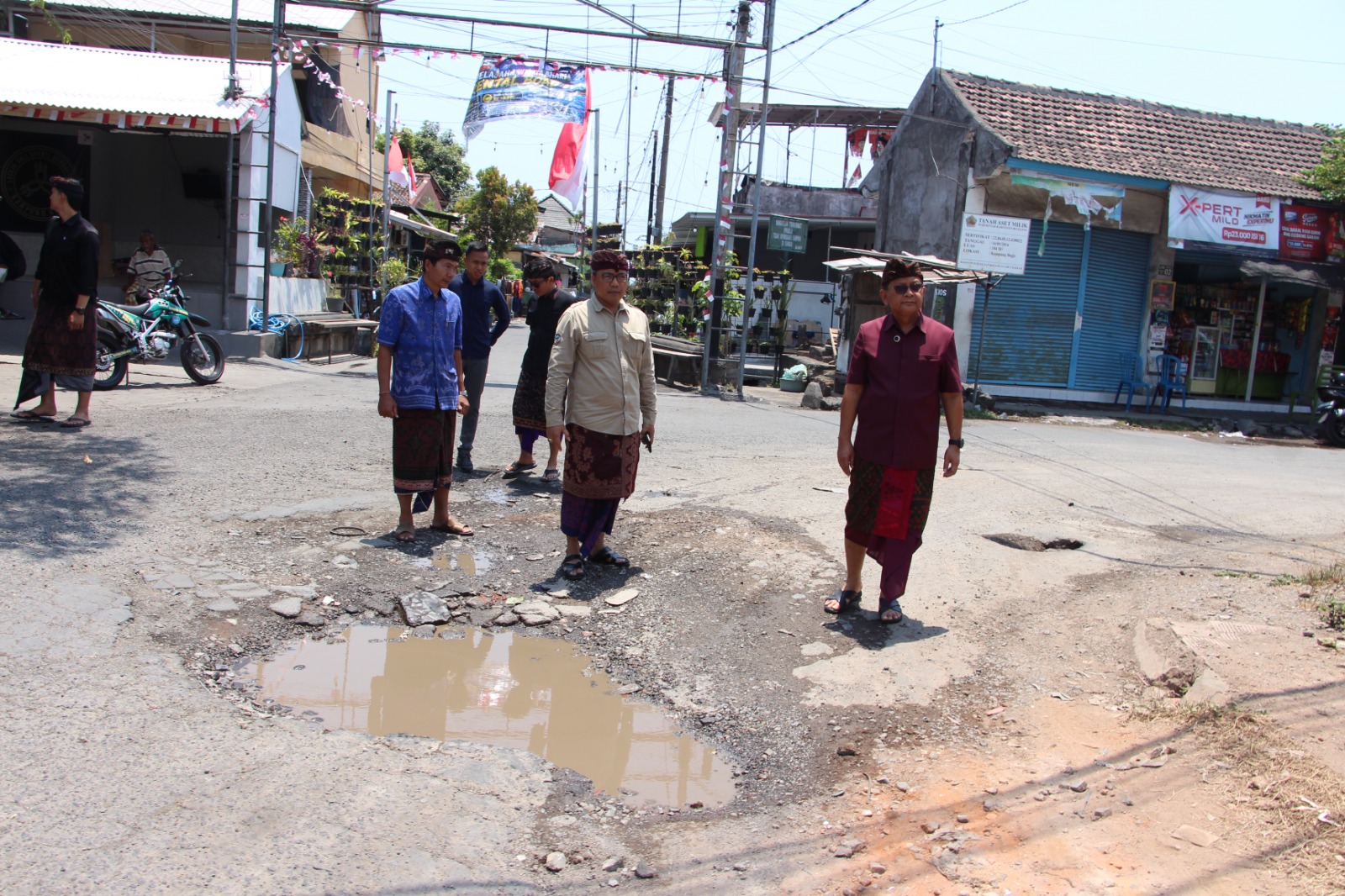 Perbaikan jalan 