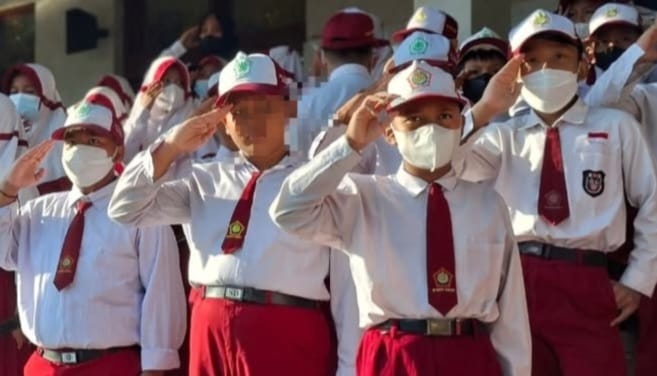 Gunakan masker 