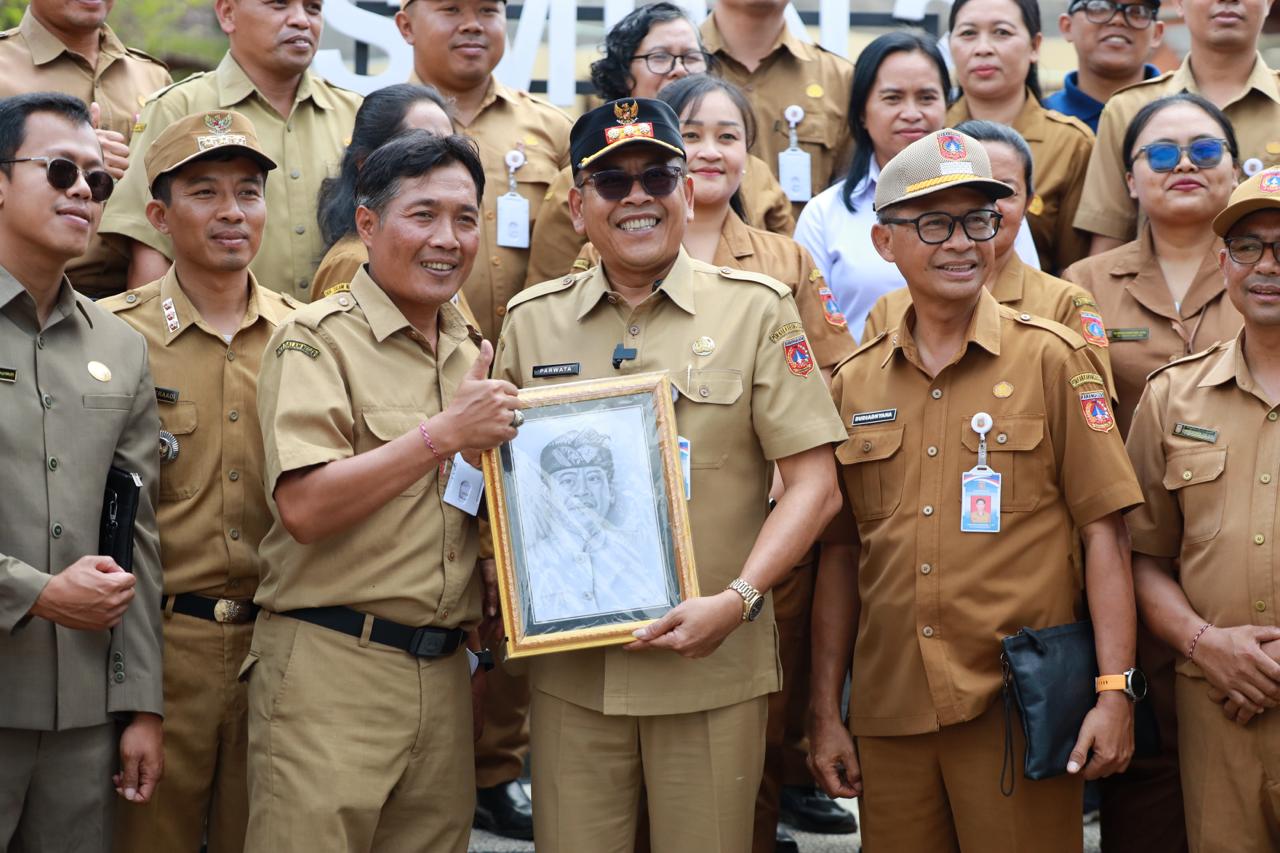 Meninjau 