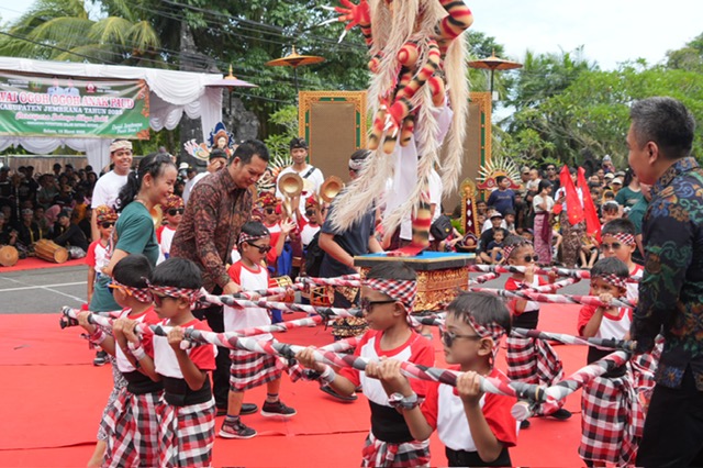 arak ogoh-ogoh