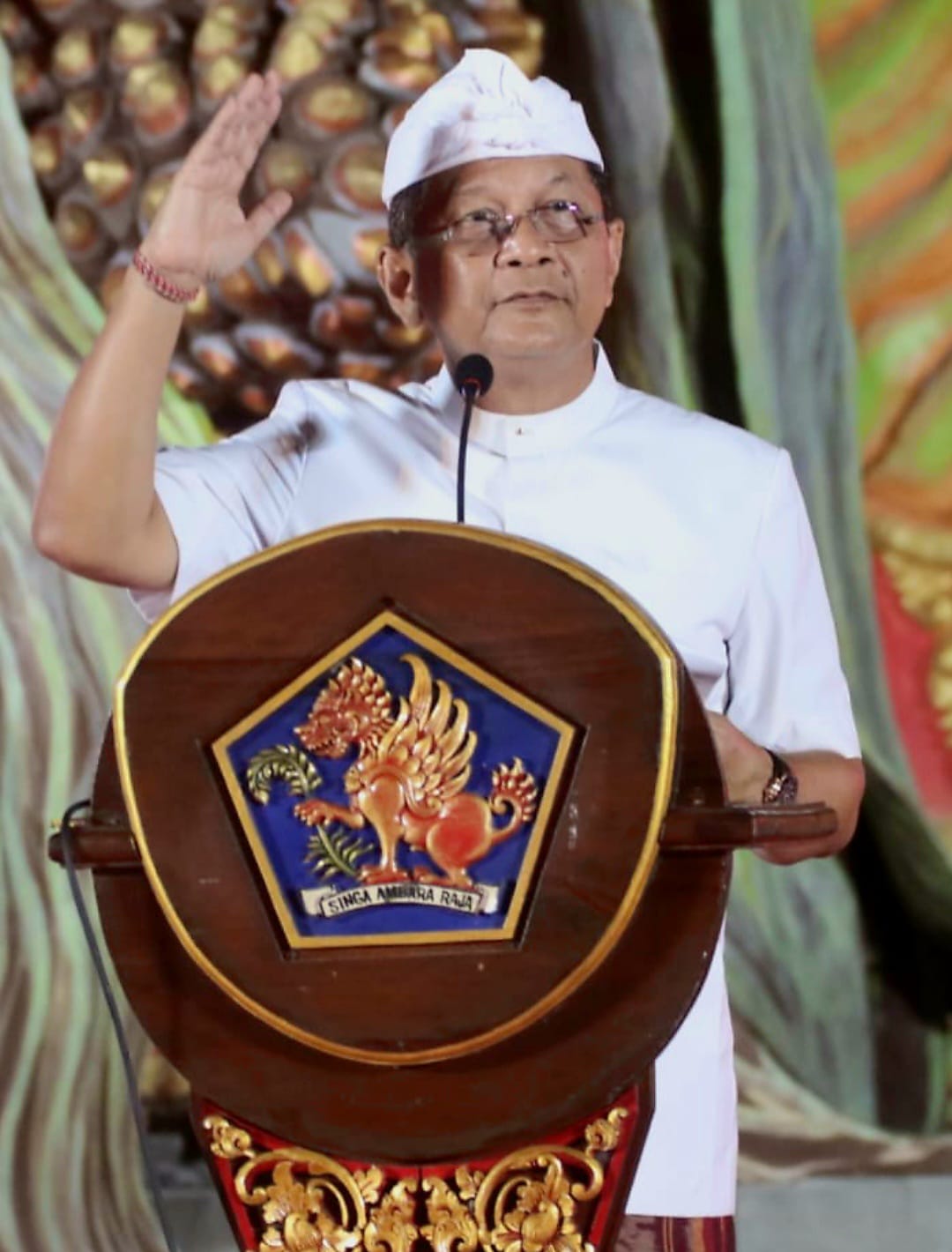 Bupati Buleleng dr. Nyoman Sutjidra