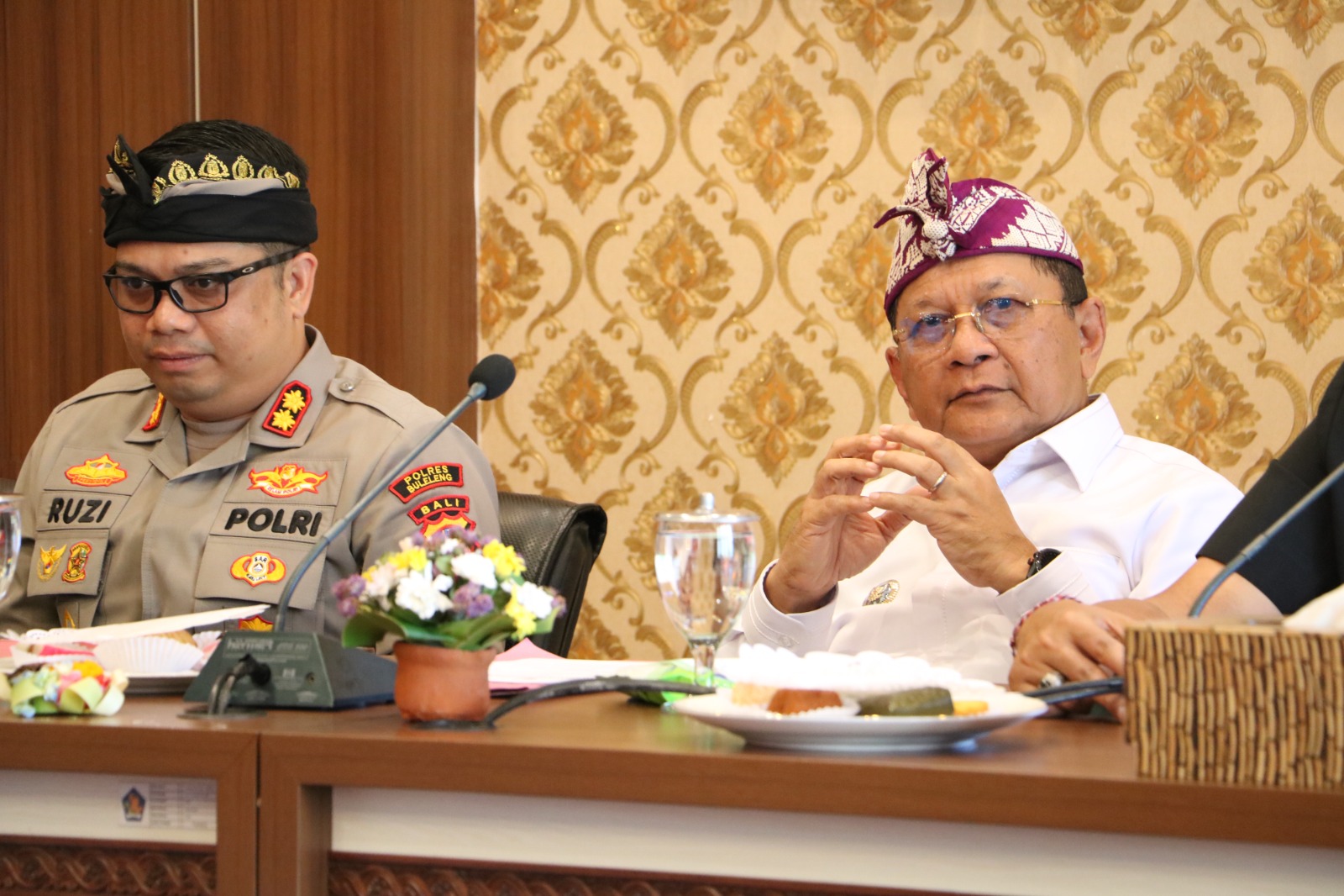 rapat pembahasan hari raya