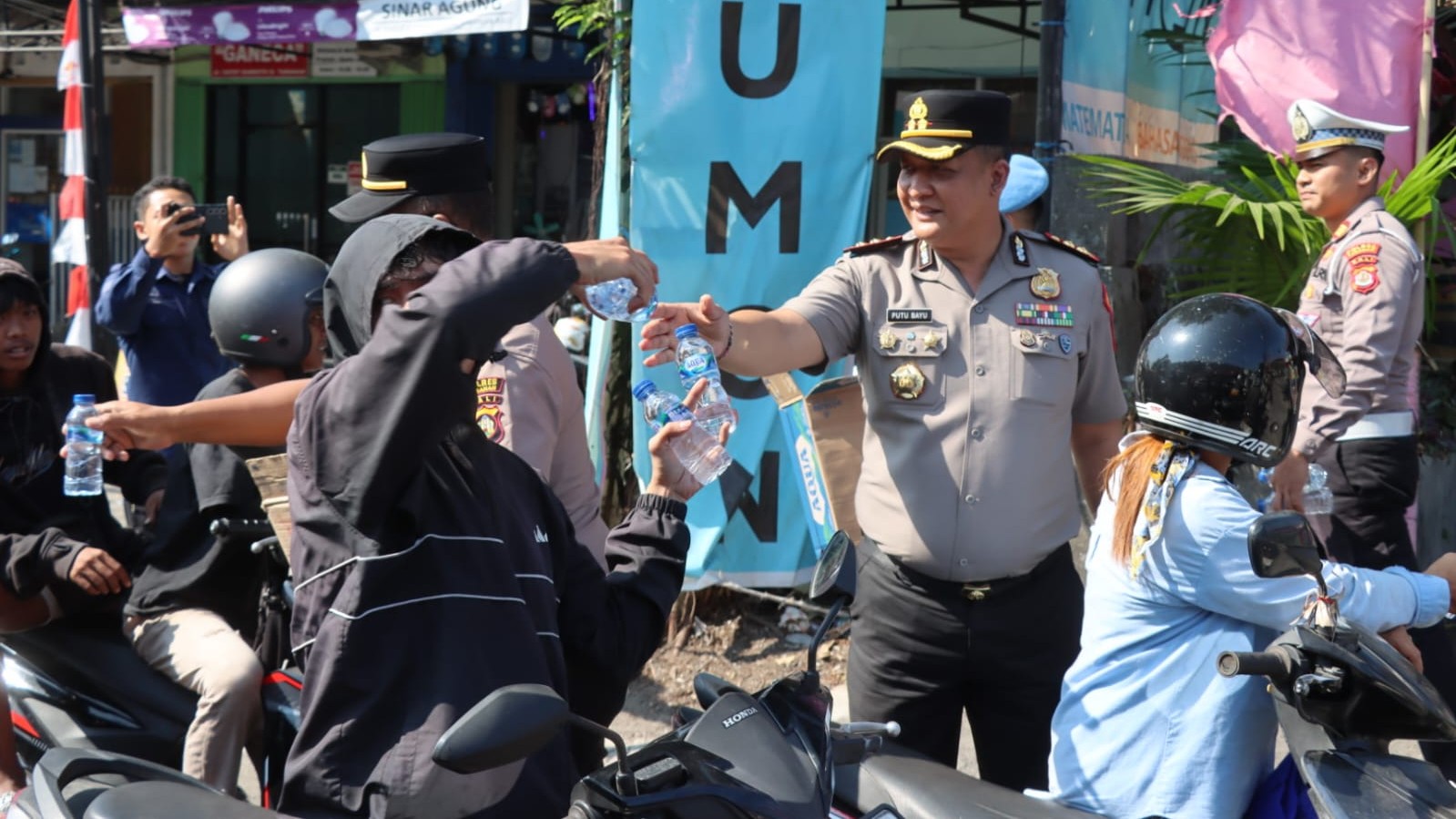 Pantau Antrean BBM