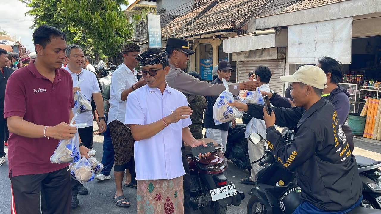 Pembagian Logistik 